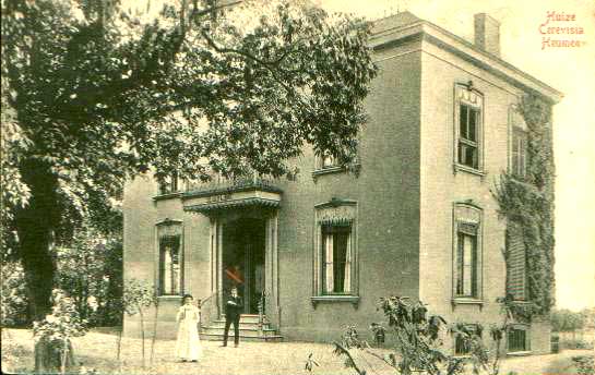 Huize Cerevisia heumen werd bewoond door Baron v Rijkevoort stond tegenover Hotel de valk staat nu motel