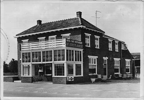 Hotel cafe restaurant Eerste Aanleg Chauffeurscafé Rijksweg 206 Heumen eigenaar A.Peeters-Bouman, voorheen hotel cafe restaurant Begijnenhof.