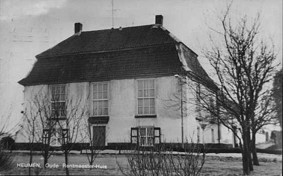 Huis van Hend Peters [Hend van Hendje] en Allegonda Peters-Lucassen aan de dorpstraat. Dit huis was het voorhuis van het kasteel Heumen