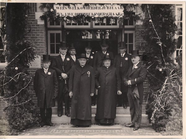 28 april 1935 25 jaar pastoor van Heumen Petrus Antonius Brekelmans bron Frans Brekelmans