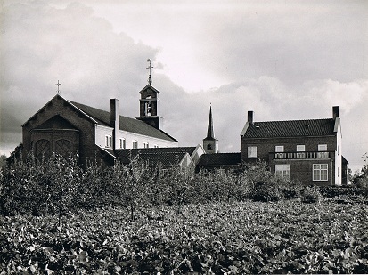 Foto genomen door Martien Coppens uit Eindhoven, in opdracht van Edmond Nijsten architect RK Kerk Sint Georgius te Heumen jaren 50 . bron R Nijsten