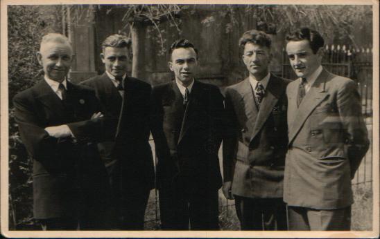 bestuur R.K.V.V. Heumen 1951 van links naar rechts Jan Jaspers sr, Wim Dullens, Tien Gerrits, Hent Arts, Frans v d Hoogen.